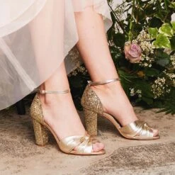 Rachel Simpson Candyfloss Gold Bruidsschoenen -Ginger Ray || Floris van Bommel || Revitalash Verkoop 6 2400x