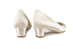 White Lady 935 Ivoor Bruidsschoenen -Ginger Ray || Floris van Bommel || Revitalash Verkoop 935 ivory03 bearbeitet