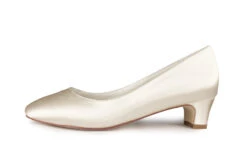White Lady 935 Ivoor Bruidsschoenen -Ginger Ray || Floris van Bommel || Revitalash Verkoop 935 ivory05