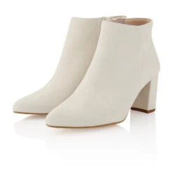 Fiarucci Bridal Anissa Bruidsschoenen -Ginger Ray || Floris van Bommel || Revitalash Verkoop anissa off white suede leather 6