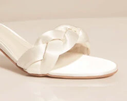 Avalia Agnes Bruidsschoenen -Ginger Ray || Floris van Bommel || Revitalash Verkoop be agnes 1 1