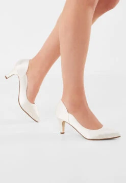Rainbow Club Butterscotch Bruidsschoenen -Ginger Ray || Floris van Bommel || Revitalash Verkoop butterscotch ivory satin