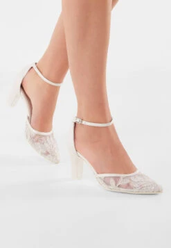 Fiarucci Bridal Chantalle Bruidsschoenen -Ginger Ray || Floris van Bommel || Revitalash Verkoop chantalle perle sequins mesh leather