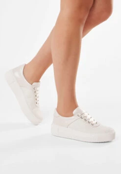 Fiarucci Bridal Fana Bruidsschoenen 17 Fiarucci Bridal Fana Bruidsschoenen -Ginger Ray || Floris van Bommel || Revitalash Verkoop fana perle sparkle mesh leather