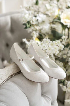 G Westerleigh Flora Bruidsschoenen Ivoor Met Kant En Bandje -Ginger Ray || Floris van Bommel || Revitalash Verkoop flora 4
