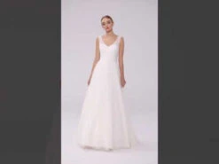 Bride Now BN-018 Trouwjurk 10 Bride Now BN-018 Trouwjurk -Ginger Ray || Floris van Bommel || Revitalash Verkoop hqdefault 7 13