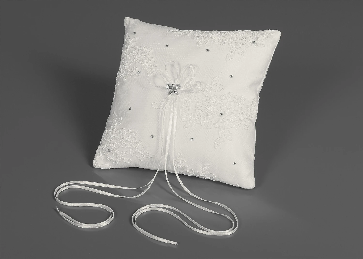 Bianco Evento K2 Ringkussen Swarovski Kristallen 3 Bianco Evento K2 Ringkussen Swarovski Kristallen