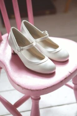 Rainbow Club Maisie Bruidsschoenen Meisje Ivoor -Ginger Ray || Floris van Bommel || Revitalash Verkoop maisie white 2 1