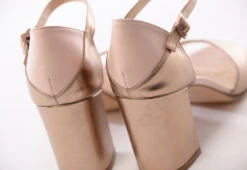 Content Flora Bruidsschoenen Rose -Ginger Ray || Floris van Bommel || Revitalash Verkoop mc flora rose 6