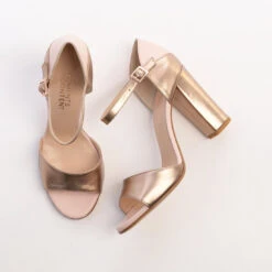 Content Juno Bruidsschoenen Rose -Ginger Ray || Floris van Bommel || Revitalash Verkoop mc juno rose 3