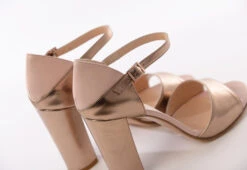 Content Juno Bruidsschoenen Rose -Ginger Ray || Floris van Bommel || Revitalash Verkoop mc juno rose 6