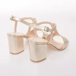 Content Lily Bruidsschoenen Champagne 17 Content Lily Bruidsschoenen Champagne -Ginger Ray || Floris van Bommel || Revitalash Verkoop mc lily champ 5