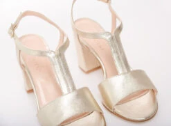 Content Lily Bruidsschoenen Champagne 18 Content Lily Bruidsschoenen Champagne -Ginger Ray || Floris van Bommel || Revitalash Verkoop mc lily champ 6