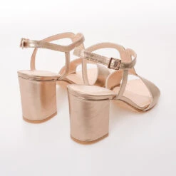 Content Lily Bruidsschoenen Rose -Ginger Ray || Floris van Bommel || Revitalash Verkoop mc lily rose 5