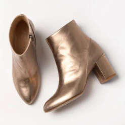 Content Myrthe Bruidsschoenen Rose -Ginger Ray || Floris van Bommel || Revitalash Verkoop mc myrthe rose 3