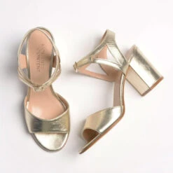 Content Cassia Champagne Bruidsschoenen -Ginger Ray || Floris van Bommel || Revitalash Verkoop moments by content cassia champagne 3