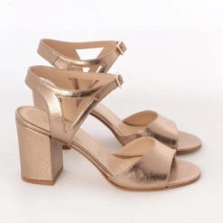 Content Cassia Rosé Bruidsschoenen -Ginger Ray || Floris van Bommel || Revitalash Verkoop moments by content cassia shiny rose 2