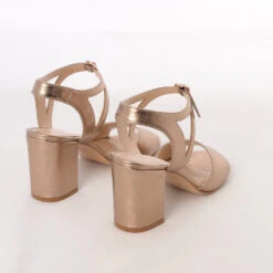 Content Cassia Rosé Bruidsschoenen -Ginger Ray || Floris van Bommel || Revitalash Verkoop moments by content cassia shiny rose 5