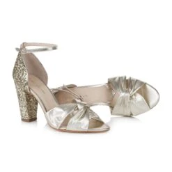 Rachel Simpson Candyfloss Gold Bruidsschoenen -Ginger Ray || Floris van Bommel || Revitalash Verkoop new rss candyfloss gold pair lying down 81906977 d176 462c 9167 c783b5de9d56 2400x