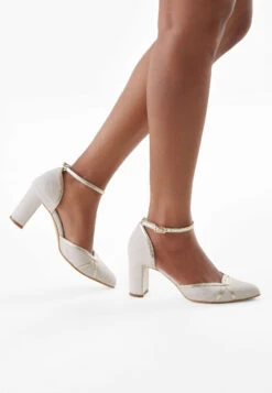 Fiarucci Bridal Nowi Bruidsschoenen Off-White -Ginger Ray || Floris van Bommel || Revitalash Verkoop nowi off white suede leather 1 2