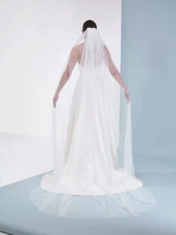 Poirier S48-300-1-Ivoor Sluier -Ginger Ray || Floris van Bommel || Revitalash Verkoop poirier s48 300 1 ivory veil 4