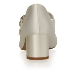 Rainbow Club Annemarie Bruidsschoenen -Ginger Ray || Floris van Bommel || Revitalash Verkoop rainbow club annemarie ivory satin 5