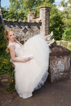 Rainbow Club Viola Bruidstasje Off White -Ginger Ray || Floris van Bommel || Revitalash Verkoop rainbow club brautstasche viola off white 3 3