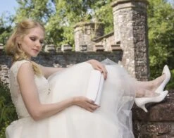 Rainbow Club Brooke Off White Bruidsschoenen -Ginger Ray || Floris van Bommel || Revitalash Verkoop rainbow club brooke off white metallic 10