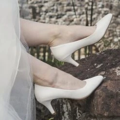 Rainbow Club Brooke Off White Bruidsschoenen -Ginger Ray || Floris van Bommel || Revitalash Verkoop rainbow club brooke off white metallic 8