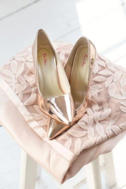 Rainbow Club Mandy Bruidsschoenen Rose Goud -Ginger Ray || Floris van Bommel || Revitalash Verkoop rainbow club bruidsschoenen mandy rose gold 2 3