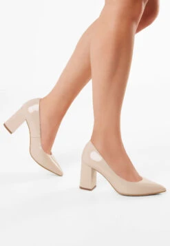 Fiarucci Bridal Sidny Bruidsschoenen Nude 18 Fiarucci Bridal Sidny Bruidsschoenen Nude -Ginger Ray || Floris van Bommel || Revitalash Verkoop sidny nude patent leather