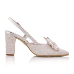 Fiarucci Bridal Tamsin Bruidsschoenen 13 Fiarucci Bridal Tamsin Bruidsschoenen -Ginger Ray || Floris van Bommel || Revitalash Verkoop tamsin champagne plisse 3