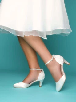 The Perfect Bridal Company Clara Bruidsschoenen -Ginger Ray || Floris van Bommel || Revitalash Verkoop the perfect bridal company clara 3