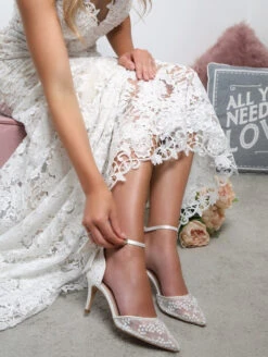 The Perfect Bridal Company Florence Bruidsschoenen -Ginger Ray || Floris van Bommel || Revitalash Verkoop the perfect bridal company florence 19