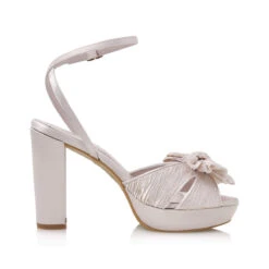 Fiarucci Bridal Trellis Bruidsschoenen 13 Fiarucci Bridal Trellis Bruidsschoenen -Ginger Ray || Floris van Bommel || Revitalash Verkoop trellis champagne plisse 3