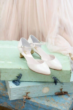 Fiarucci Bridal Veronique Bruidsschoenen -Ginger Ray || Floris van Bommel || Revitalash Verkoop veronique 2 1